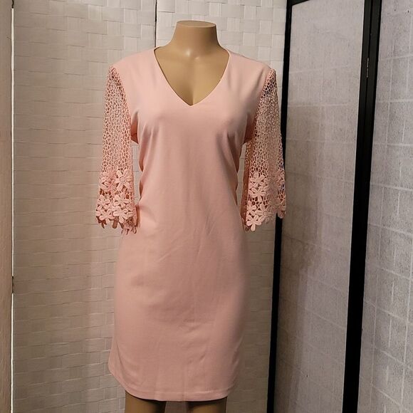 BRAND NEW SANDRA DARREN LACE CUT-OUT DESIGN SLEEVE V-NECK WOMEN'S DRESS - Picture 2 of 14